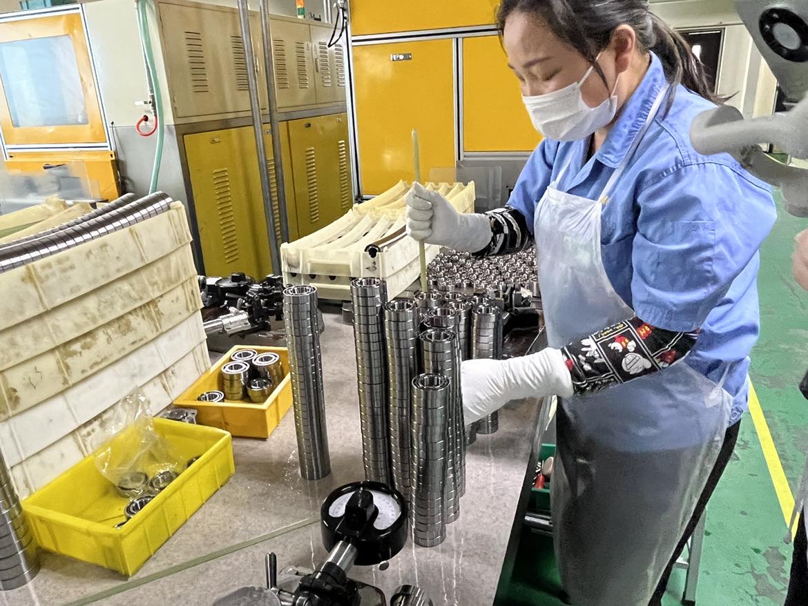 角接触球轴承厂家应该如何选择轴承热处理？