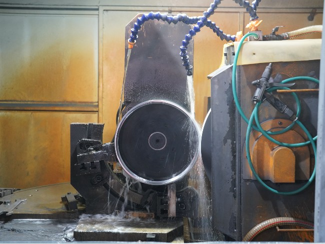 数控车床主轴轴承出厂前需要清洗几次呢？听听40年轴承厂家怎么说！