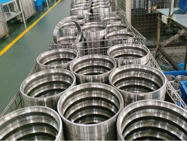 精密主轴轴承运转过程中如何配合？