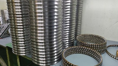 为什么同一个型号的加工中心主轴轴承价格会相差很多？