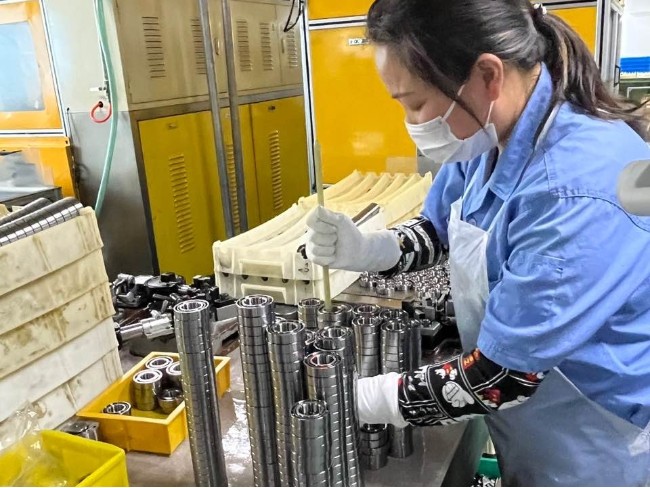 数控车床主轴轴承选型之如何选择轴承接触角？