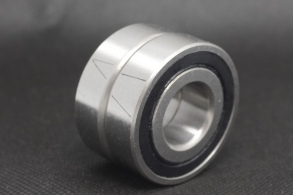 雕铣机主轴轴承多少钱一套？